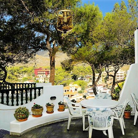 Hostal Los Pinos Cala de Sant Vicenc Eksteriør billede