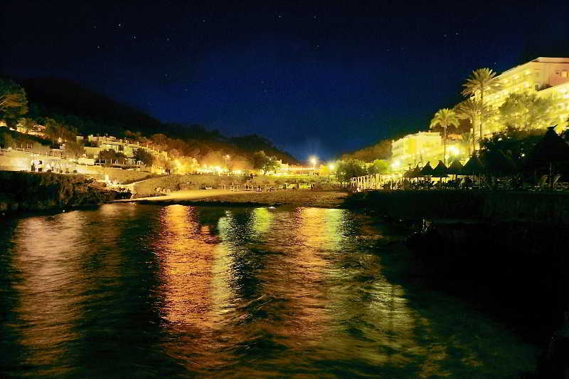 Hostal Los Pinos Cala de Sant Vicenc Eksteriør billede